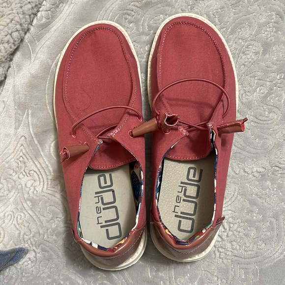 Hey Dude Shoes - NWOT Hey Dudes size 7